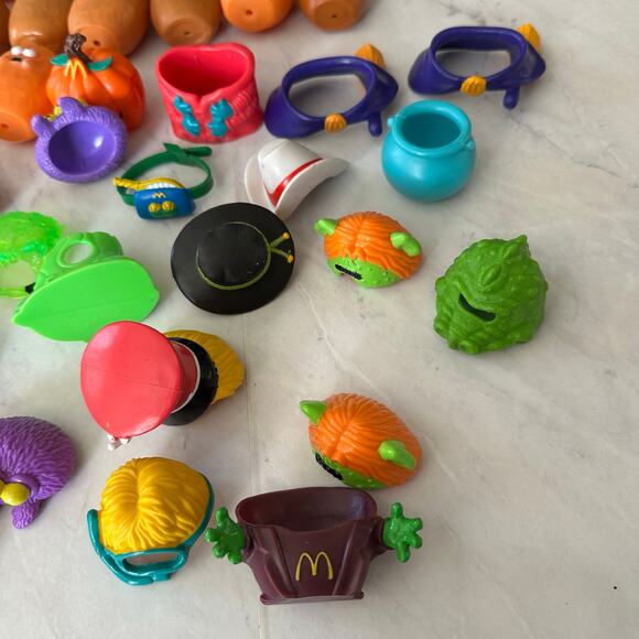 Vintage Chicken Nugget Happy Meal Buddies Assorted Lot Accessories Hats Costume - Picture 5 of 5